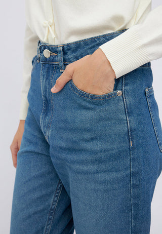 Washed Tapered Mom Jeans