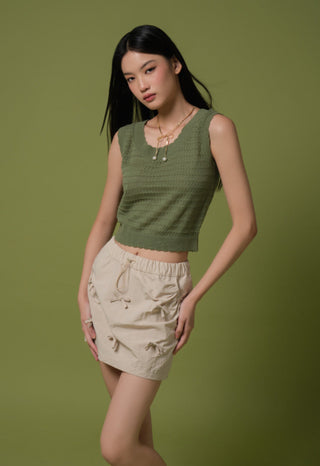 Scallop Details Sleeveless Knit Top